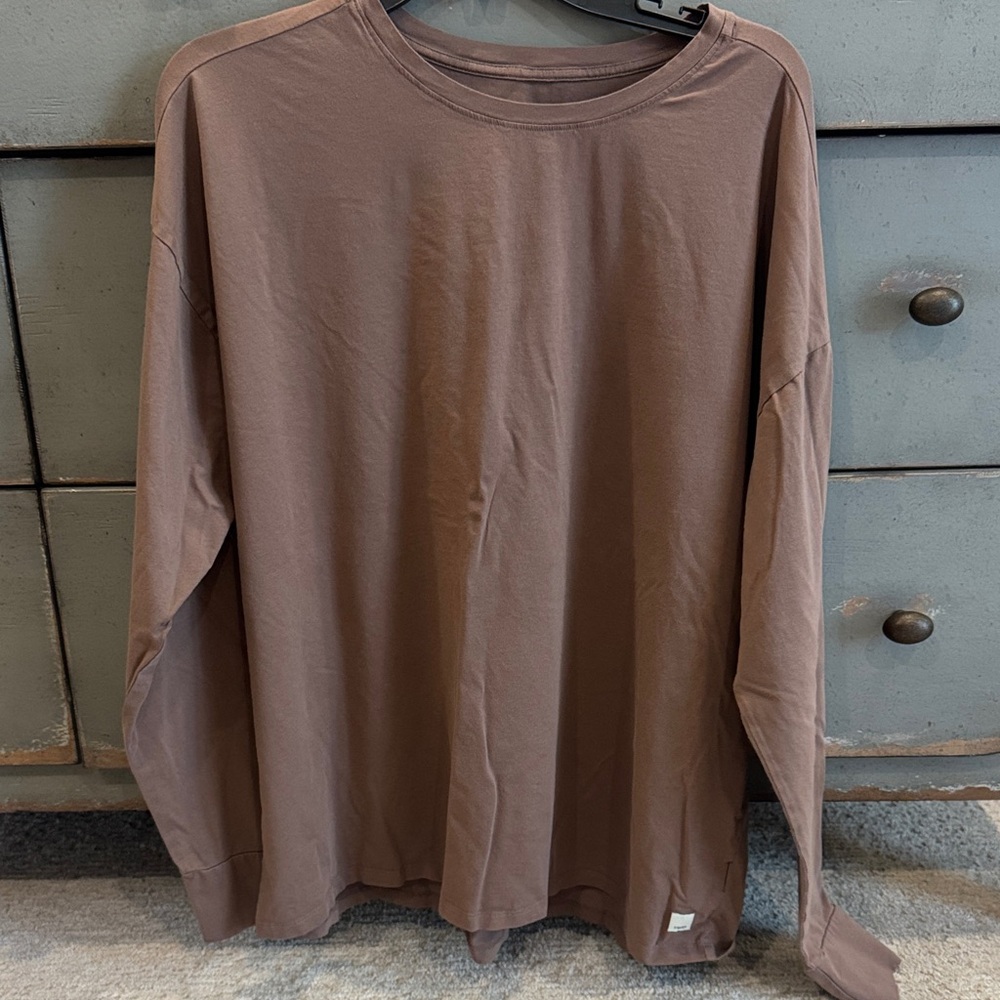 Vuori Women's Long-Sleeve Crew in Dusty Mauve Brown
